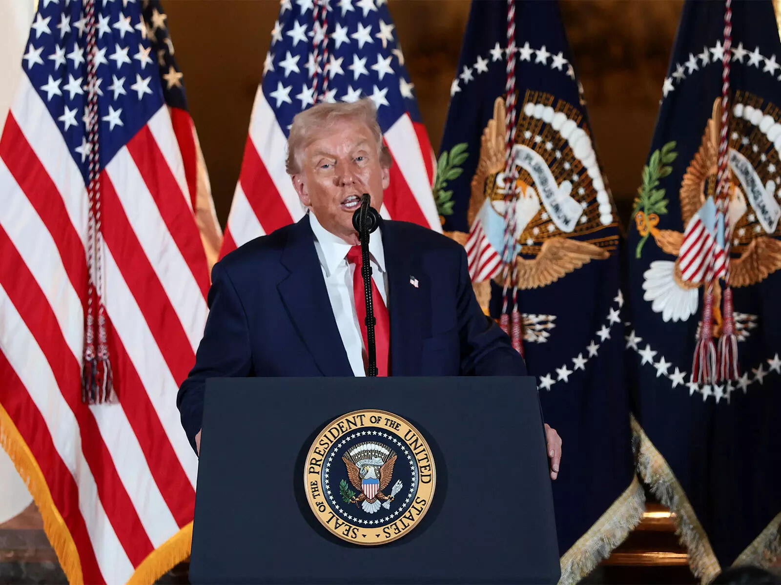 Trump reveals how US saved the missing F-15 pilot from Iran’s grip in ...