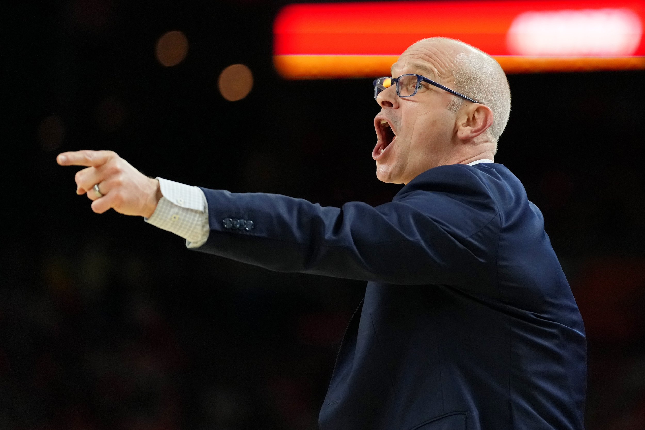 Dan Hurley could not resist taking a parting shot at Illinois<br>