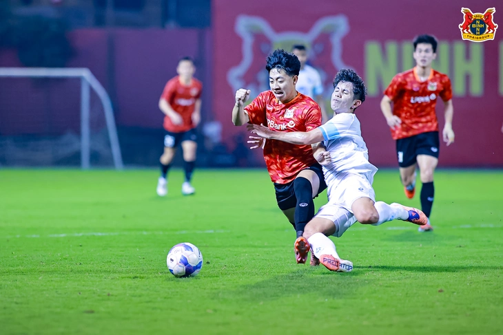 Hoàng Anh Gia Lai đấu Ninh Bình (17h): Đội khách khát điểm