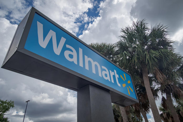 Is Walmart open or closed on Easter Sunday 2026?