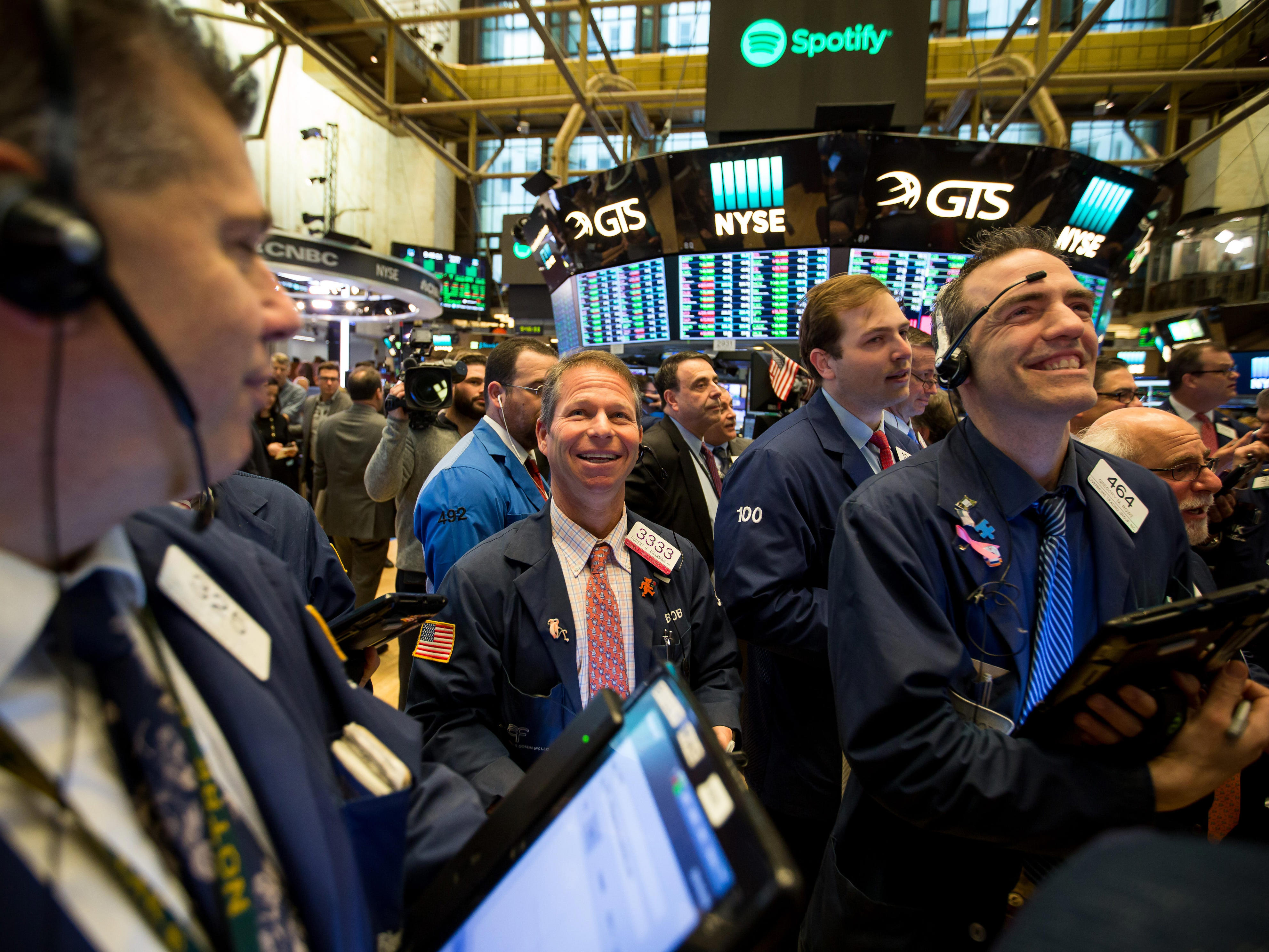 Why now is the perfect time to load up on the AI stocks in the Magnificent 7, according to one investment strategist<br><br>