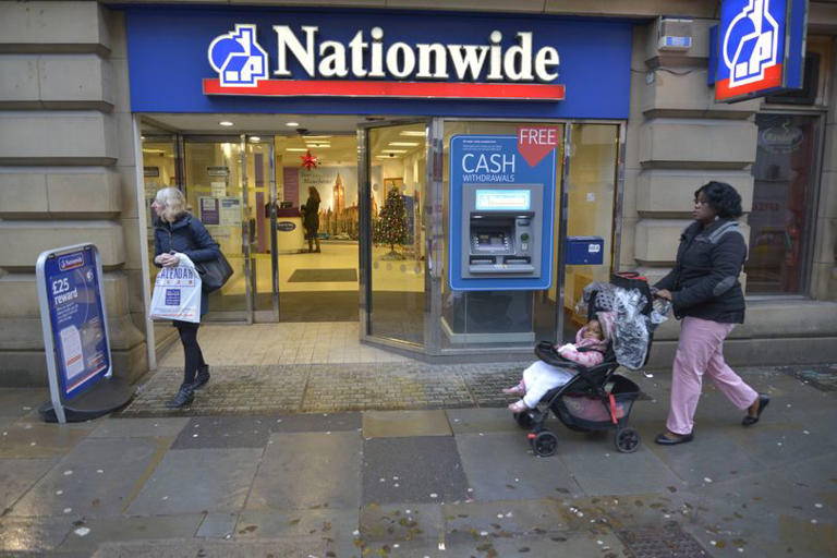 Major bank warns public to 'be alert' for serious scam that can 'affect ...