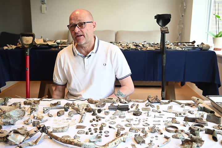 Man who found 1,500 pieces of Spitfire in woods trying to track down ...