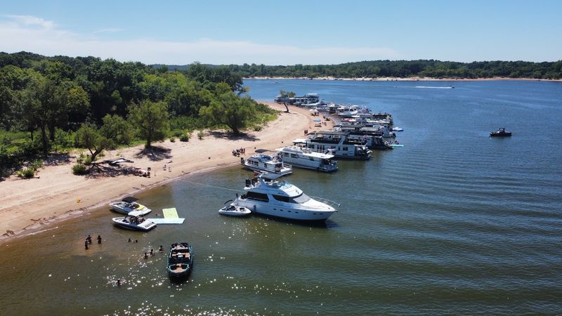 The 330-mile shoreline at this Oklahoma lake now has sandbars
