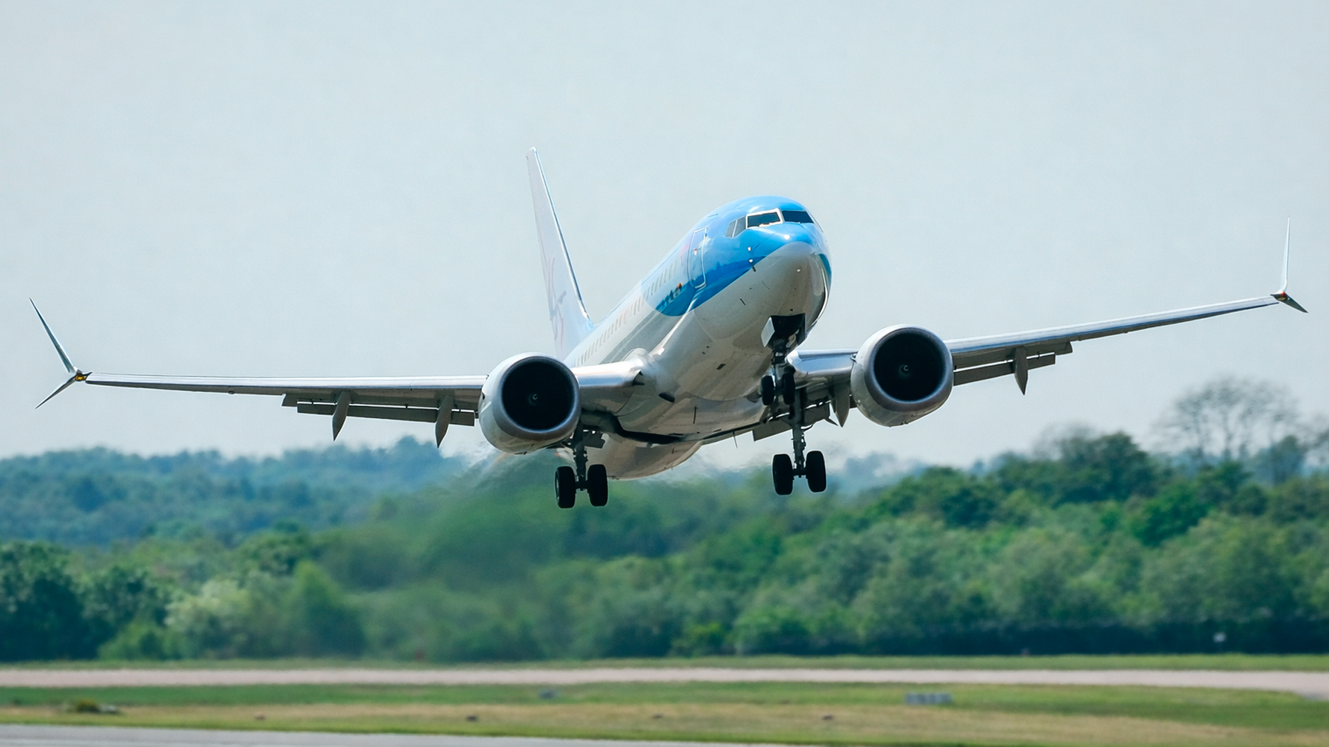 Plane approaches too fast and aborts landing