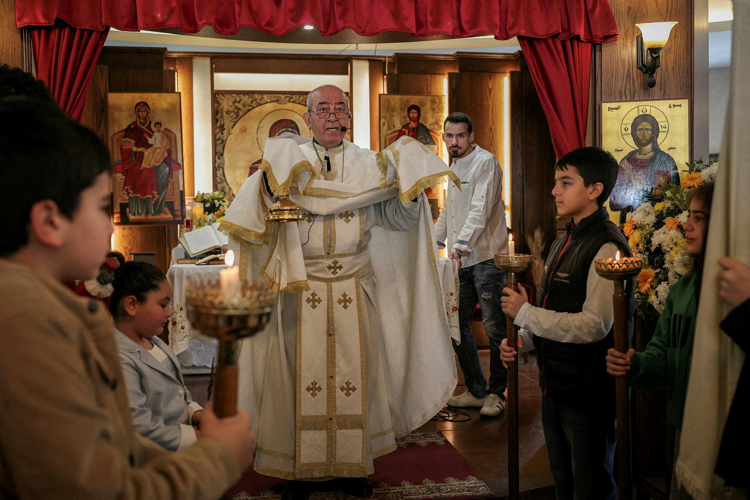 Israeli airstrikes in Lebanon kill at least 11 on Easter Sunday<br>