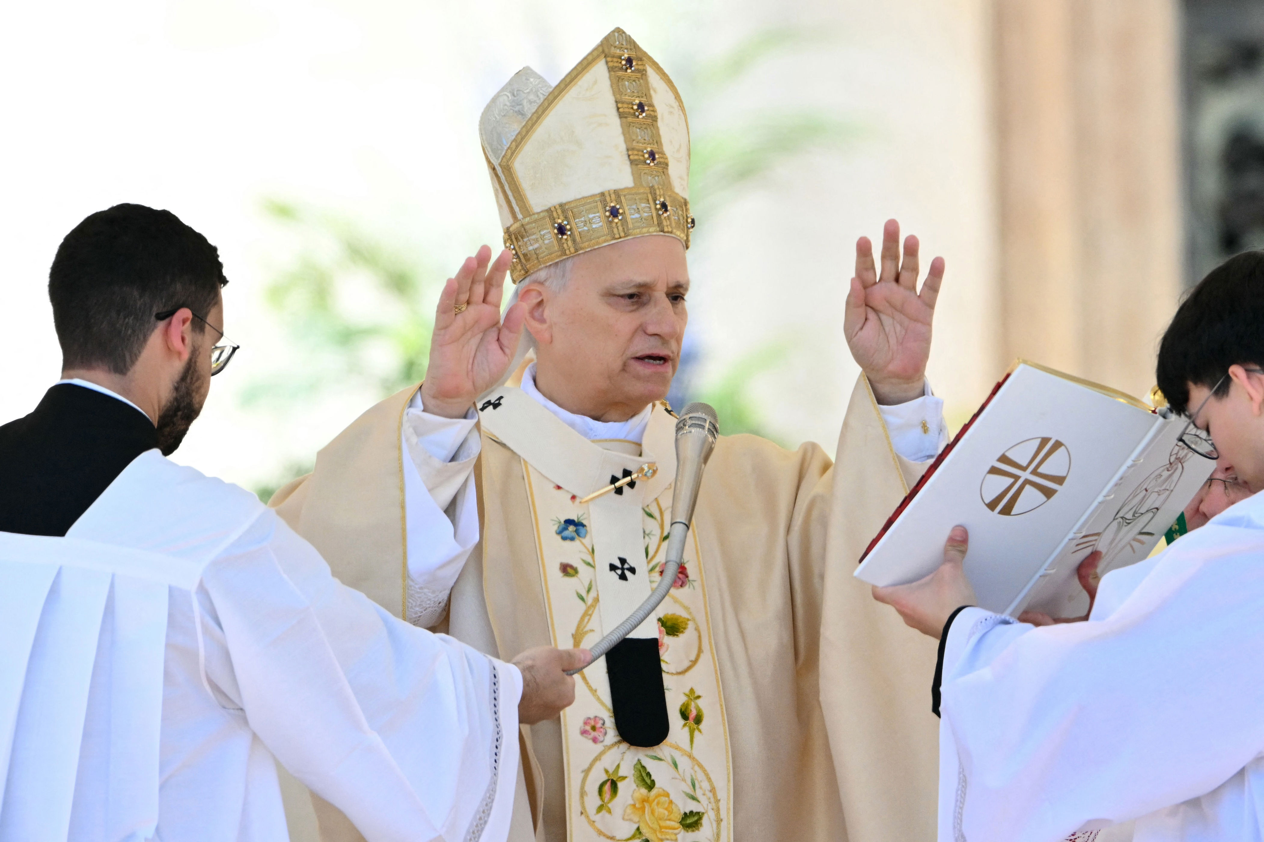 On Easter, Pope Leo delivers commanding message of peace to a world at war<br><br>