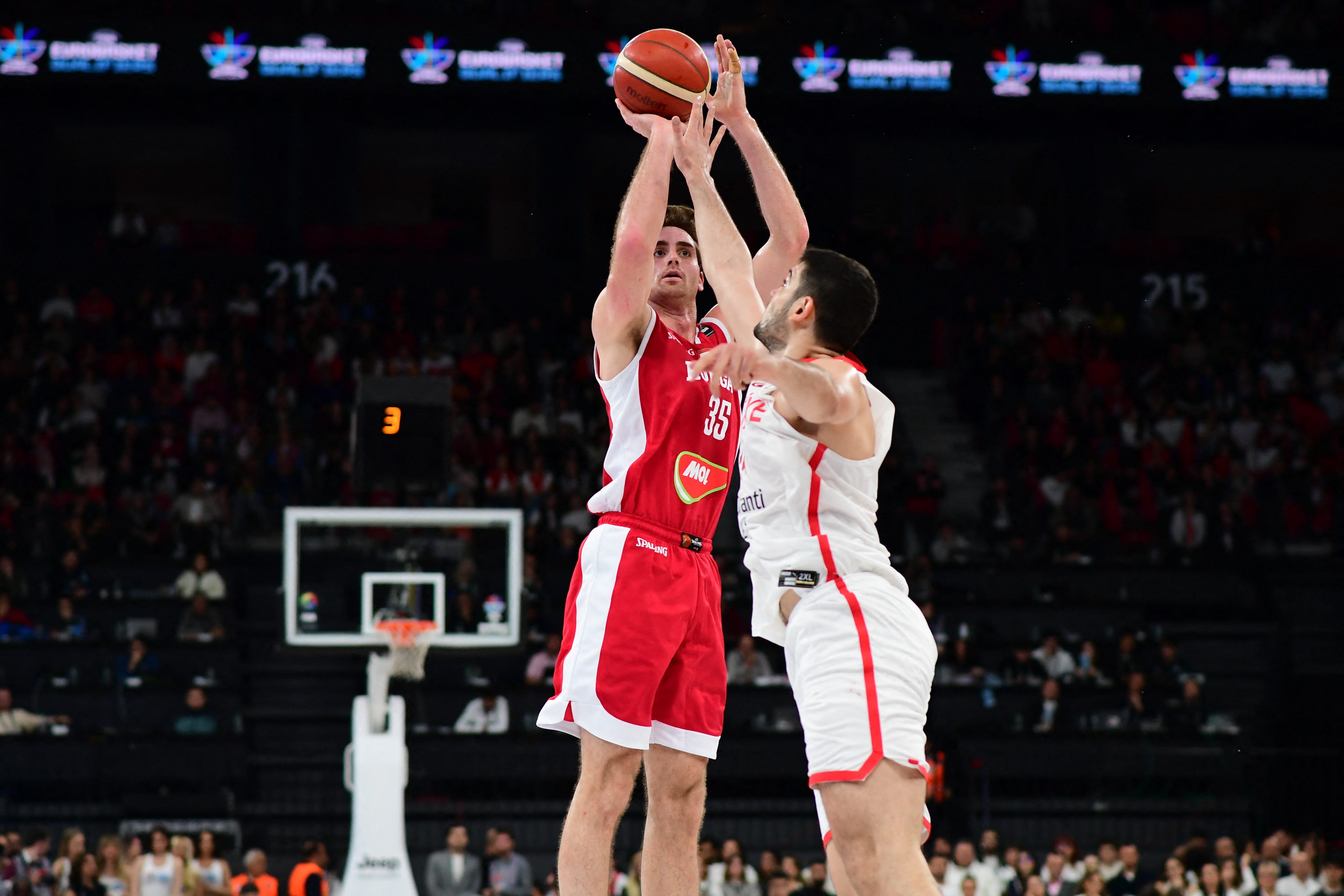 Former Wisconsin forward delivers career performance overseas<br><br>