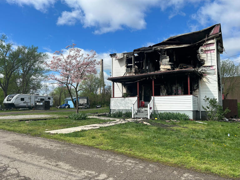 Multiple agencies respond to early morning house fire