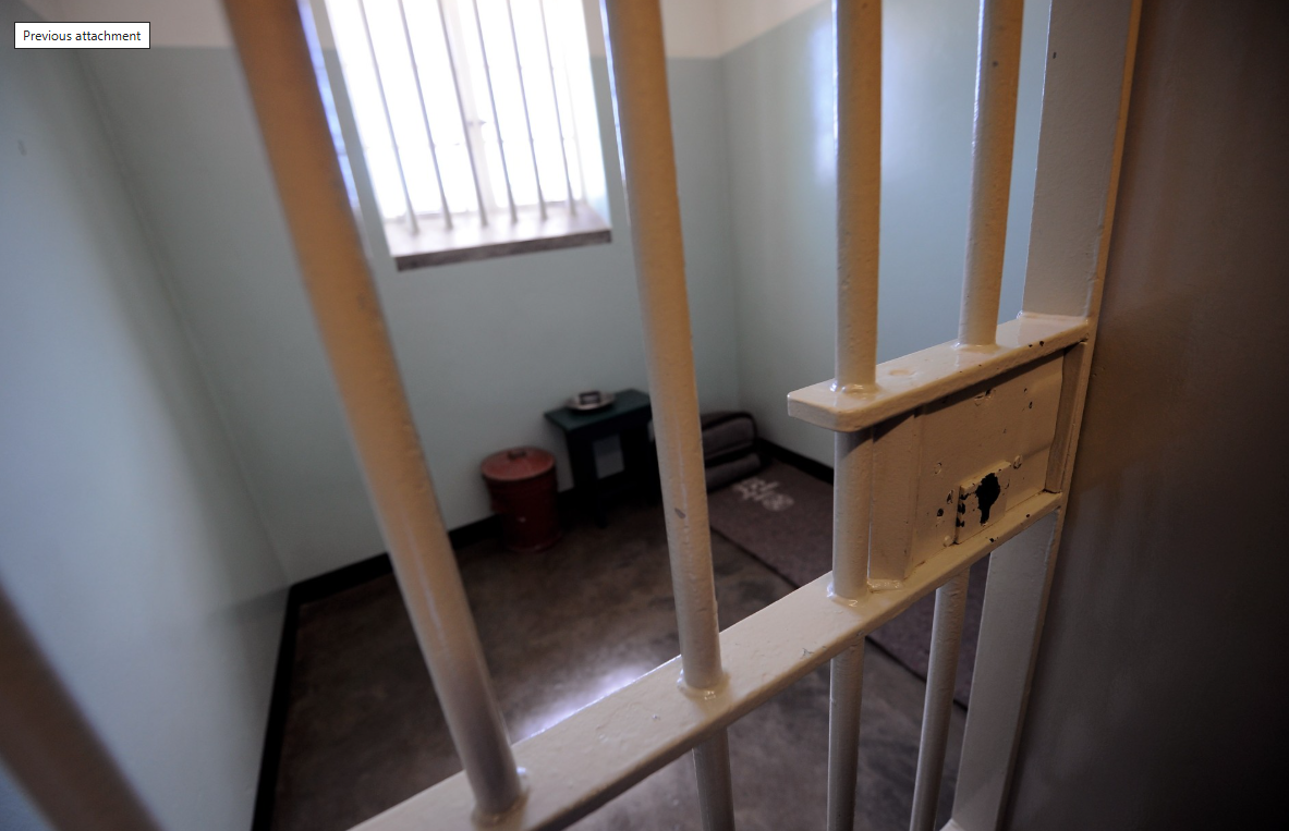 Manhunt launched after eight EC detainees escape