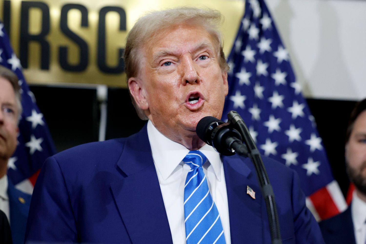Donald Trump writes 'Praise be to Allah' in profanity-laced Easter ...