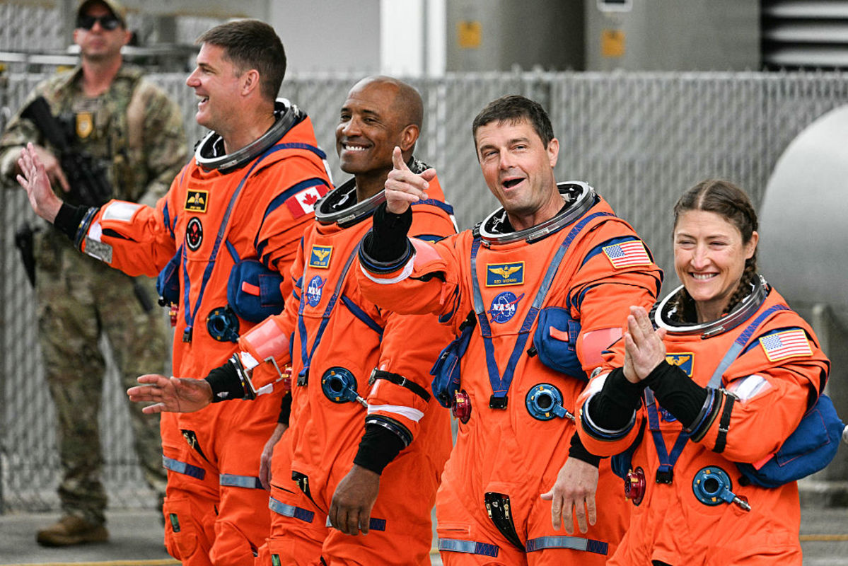 NASA loses contact with Artemis II crew Monday night: Here