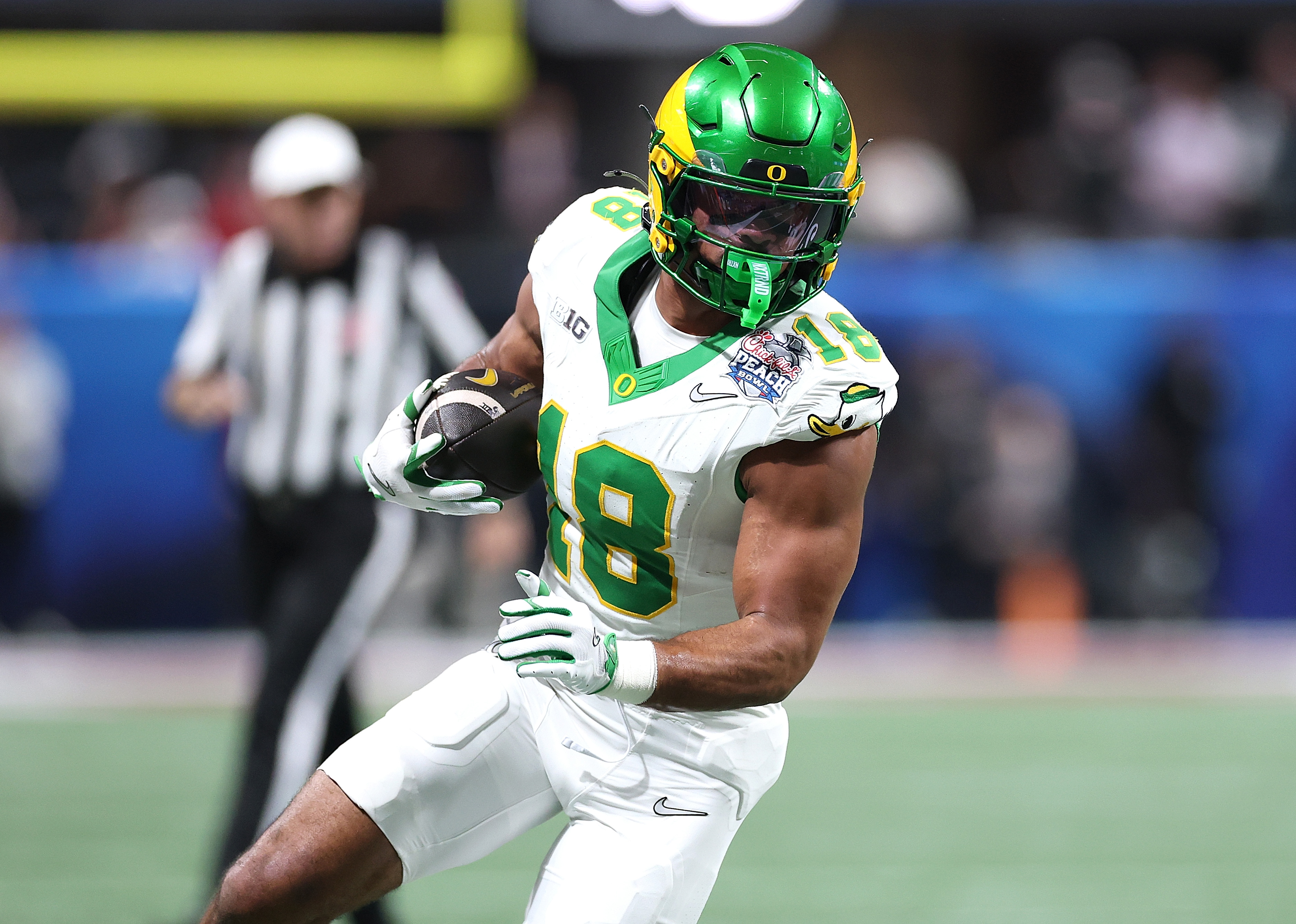 2026 NFL mock draft: Los Angeles Rams select Kenyon Sadiq