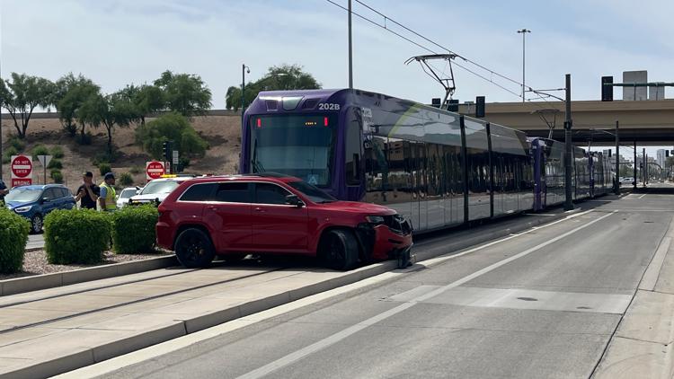 Crash involving light rail causes delays in Phoenix