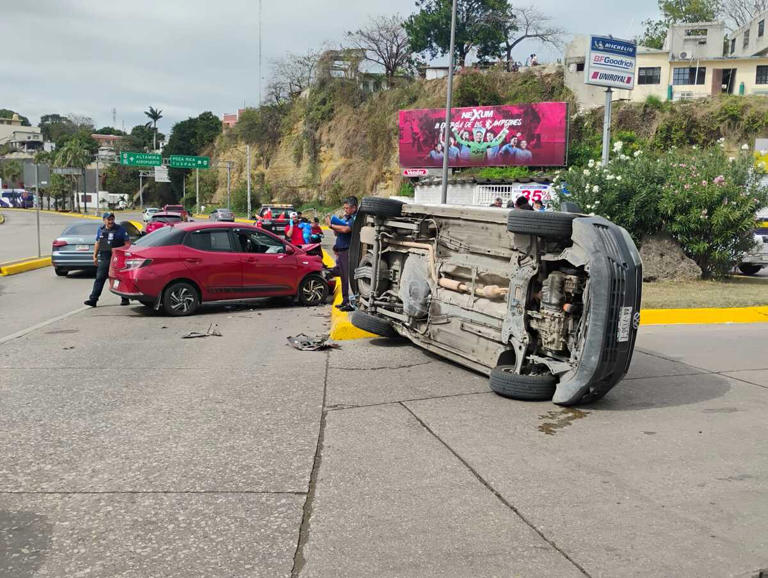 Choque en bulevar López Mateos de Tampico deja camioneta volcada y ...