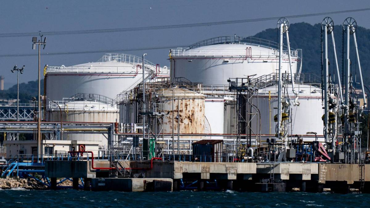 Iran partially reopens Strait of Hormuz. What next for oil price?<br><br>