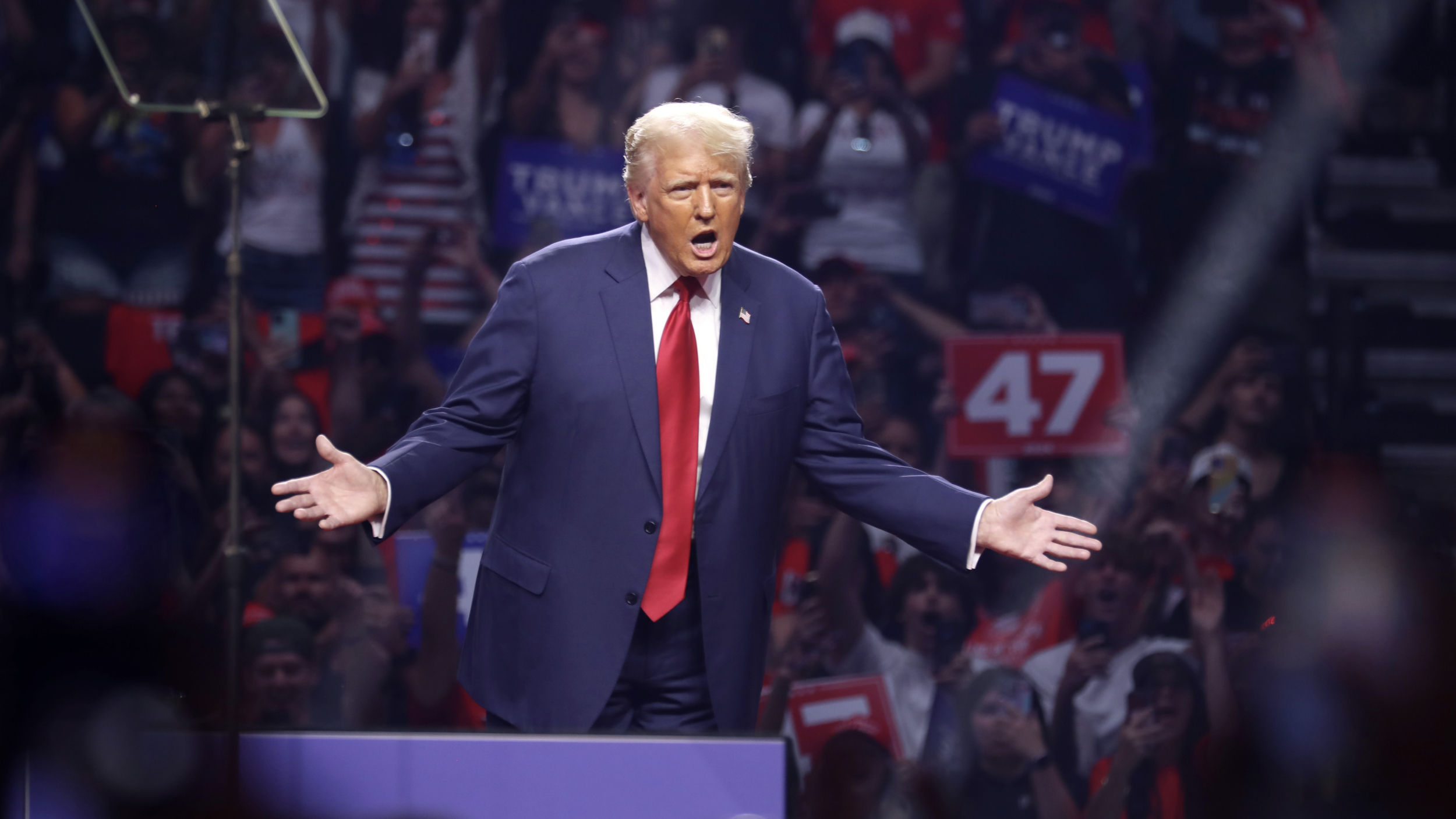 Donald Trump health scare: Alex Jones' reports on collapse and Walter ...