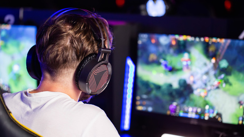 Modern computer monitors ignore this myth about the human eye, and so ...