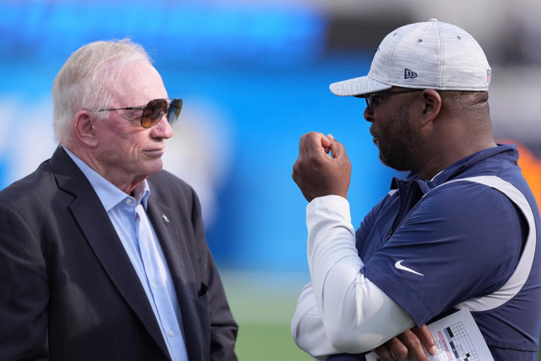 Dallas Cowboys spark mixed feelings in latest NFL mock draft as ...