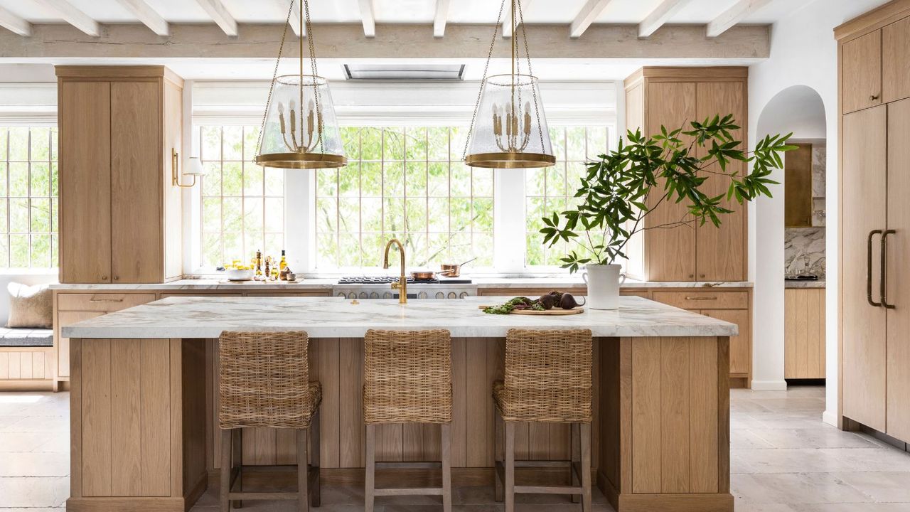 Oak kitchens 101: The most timeless wood kitchen finish, according to ...