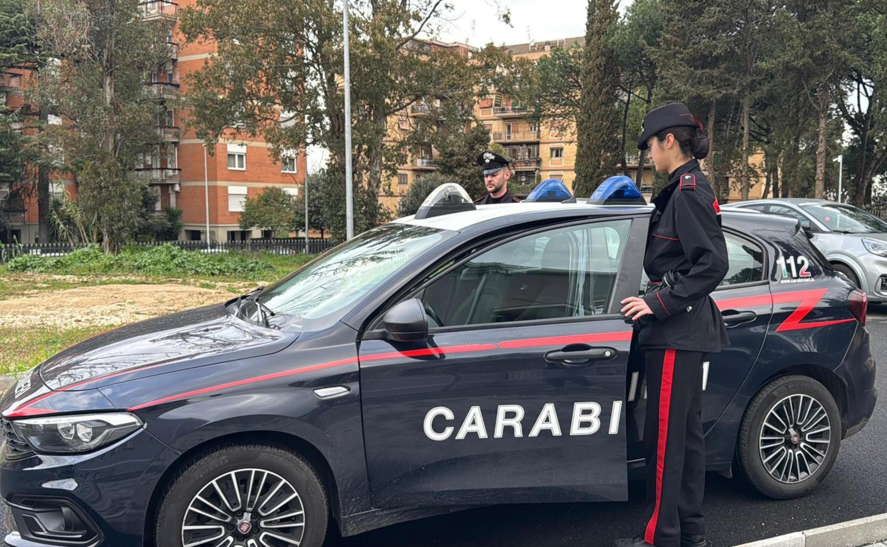 Tromello, picchiato nel retro di un supermercato per un video su ...