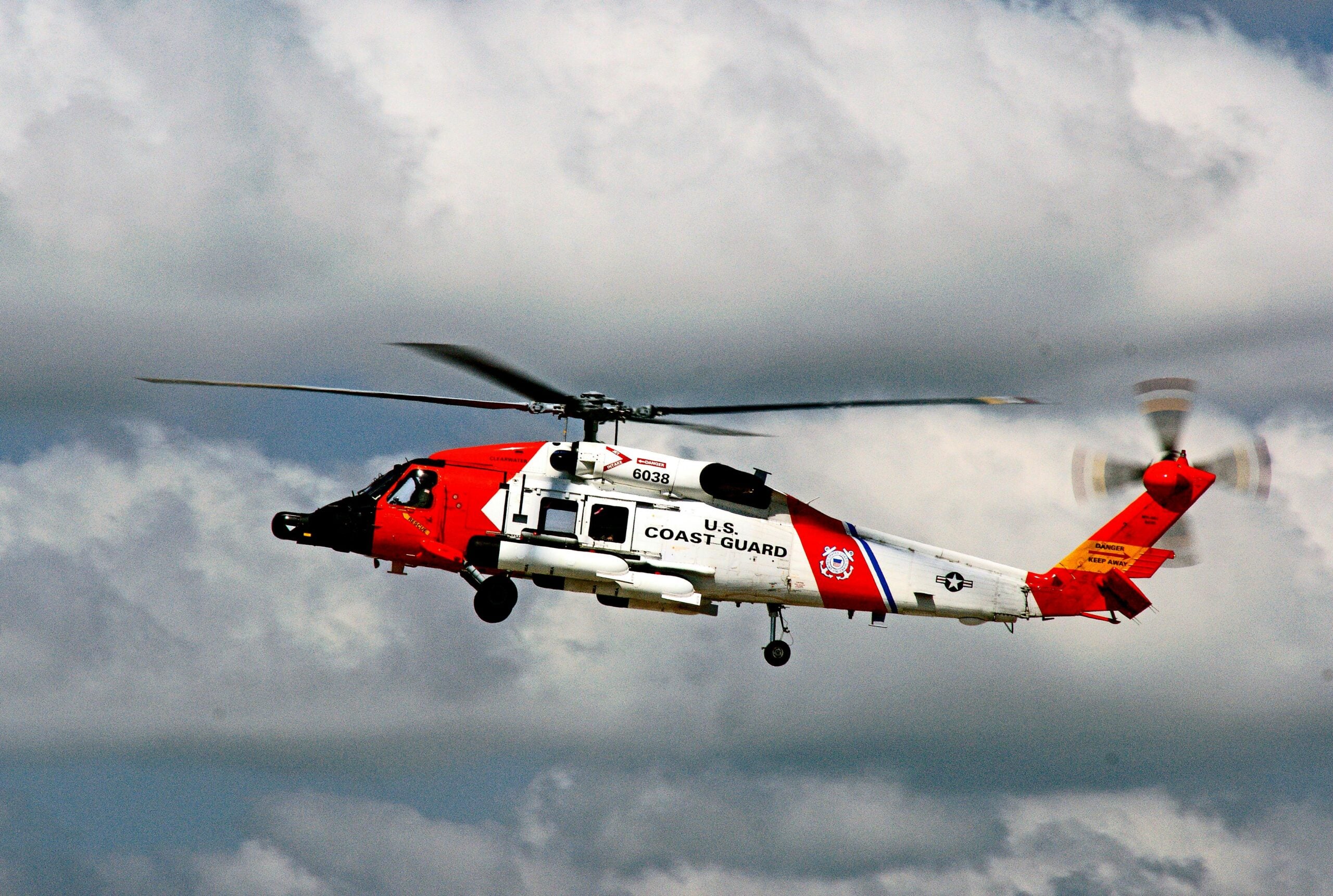 Coast Guard rescues 4 boaters from 12-foot waves off Fire Island ...