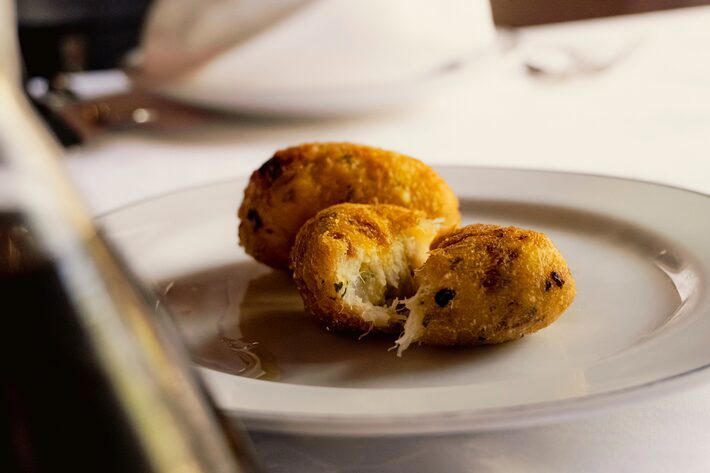 Bolinho de bacalhau do Restaurante Leite, no Recife Foto: Pedro Lira Filho