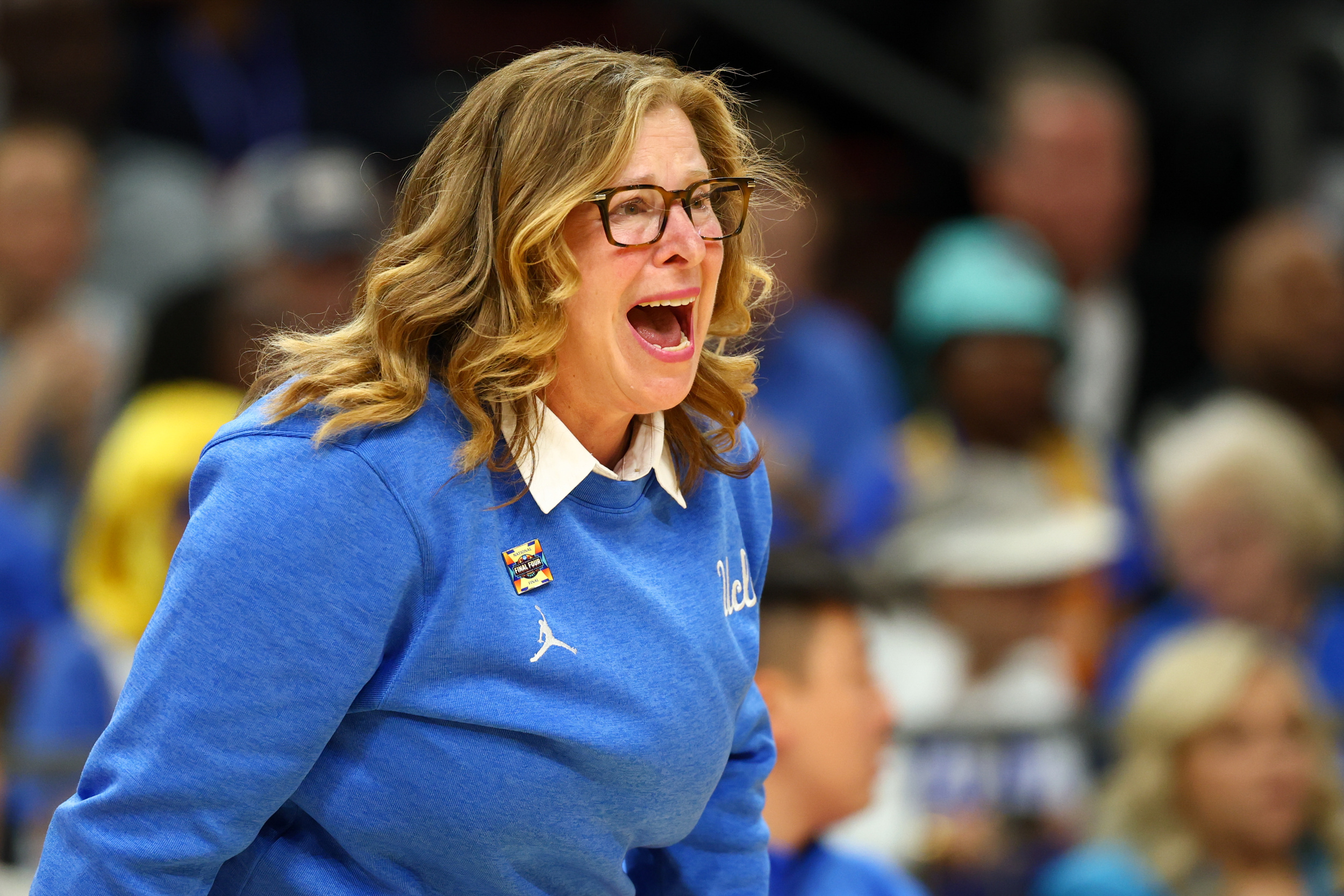 Caitlin Clark has a perfect description for UCLA's Cori Close