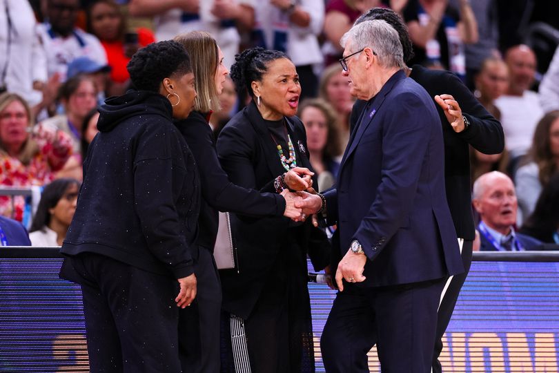 Dawn Staley will be relieved Geno Auriemma still holds NCAA record ...