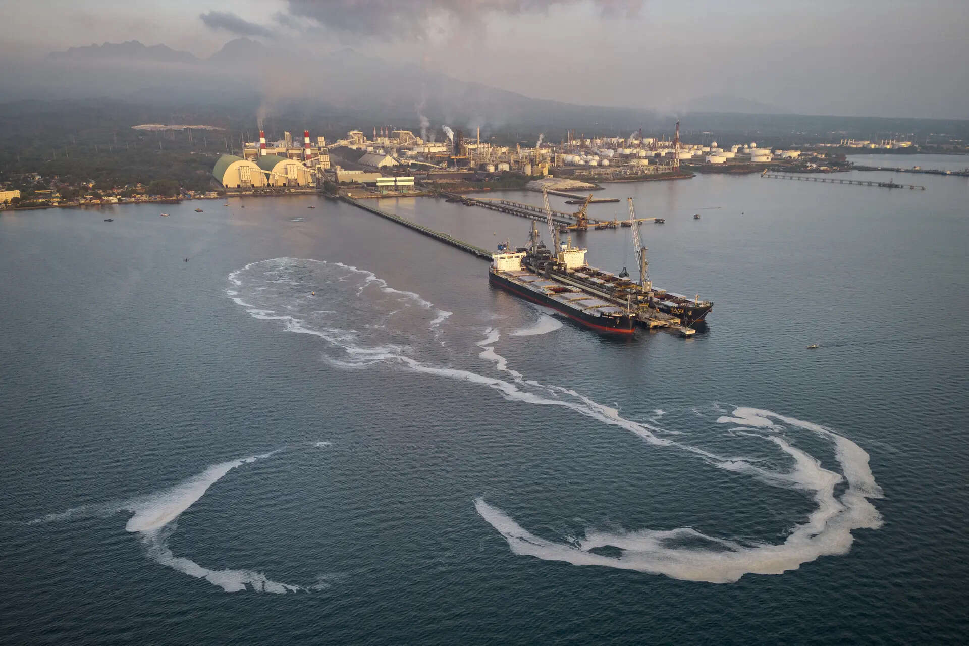 A $19.50 oil premium: Saudi Arabia sets record crude price as Hormuz ...