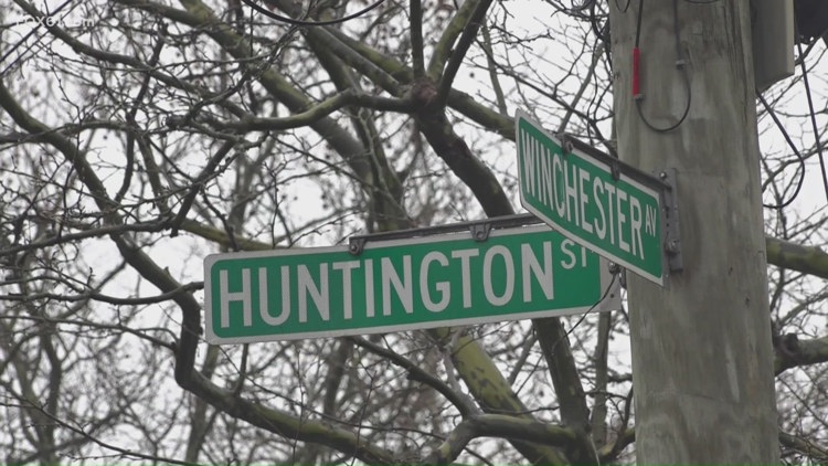 New Haven police seek second suspect after armed robbery on Huntington ...