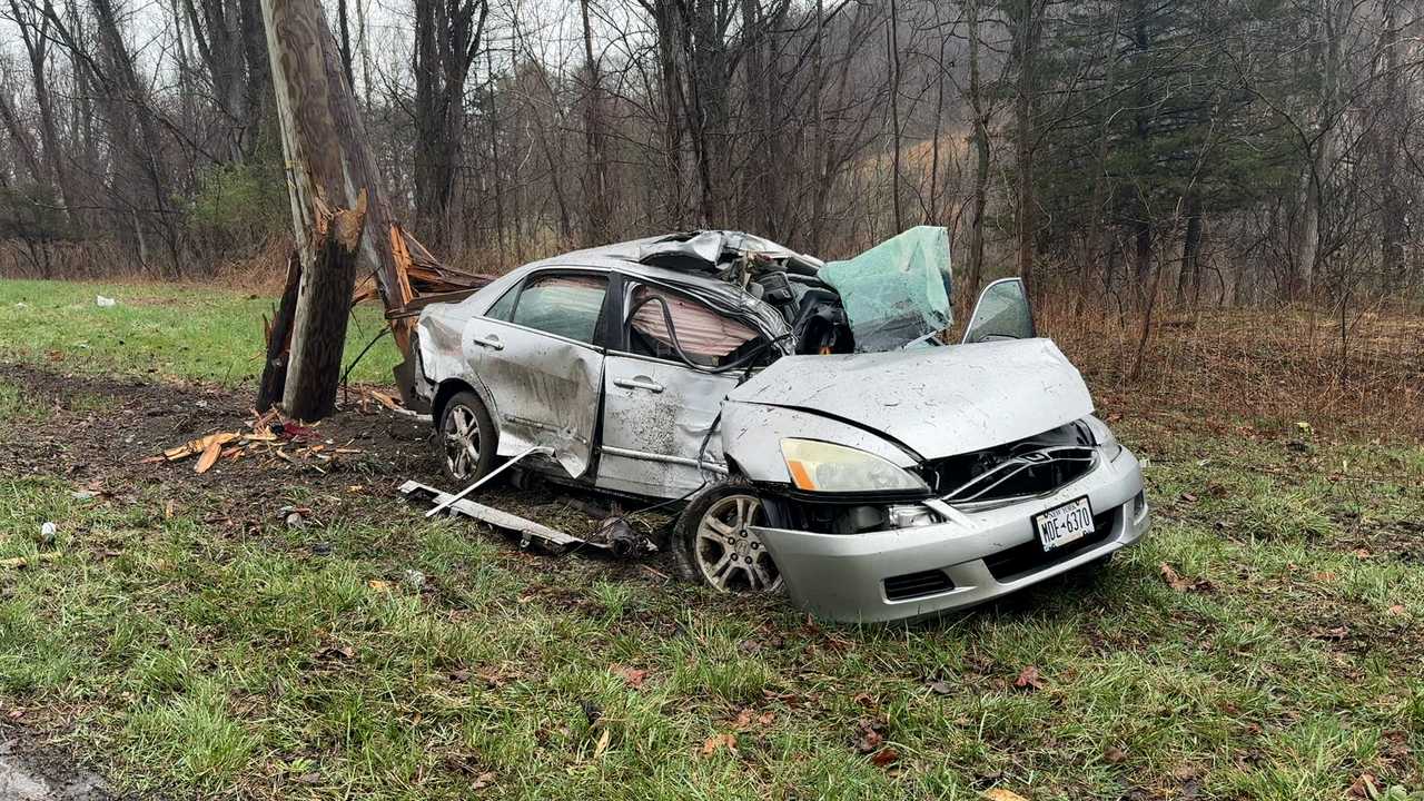 3 teens badly hurt after car slams into pole on Route 32 in Woodbury ...