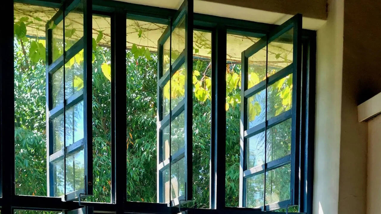 7 easy tips to keep your home smelling pleasant naturally