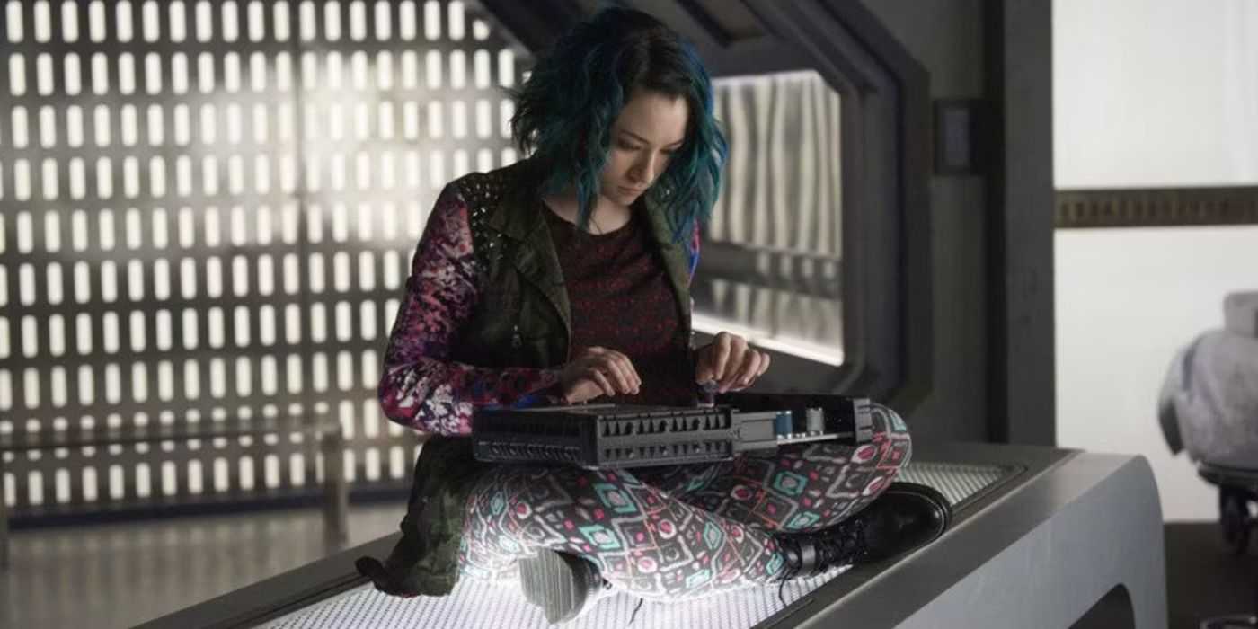 Jodelle Ferland in Dark Matter Season 1 Episode 1