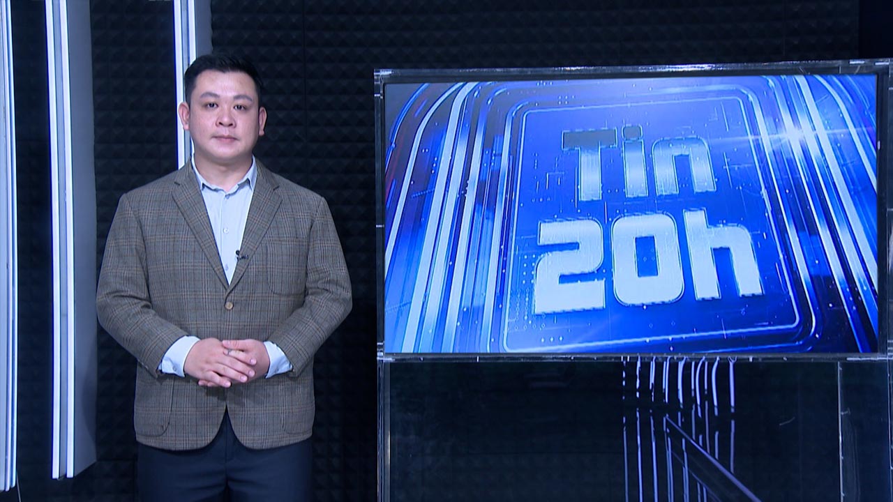 Tin 20h: Danh tính tài xế bỏ xe, lao qua dải phân cách cứu bé gái giữa quốc lộ