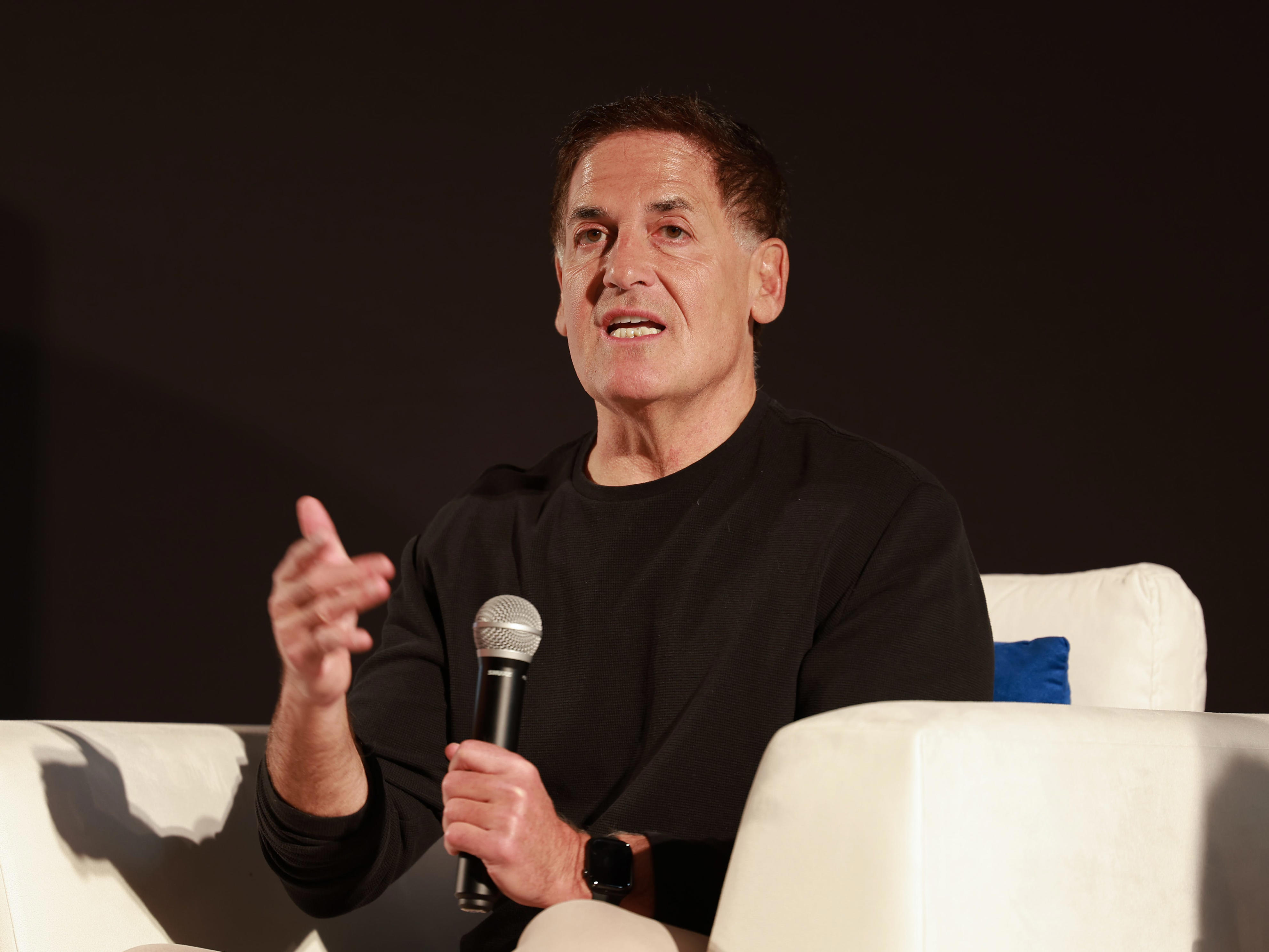 Mark Cuban said CEOs face a no-win AI dilemma that could tank their ...