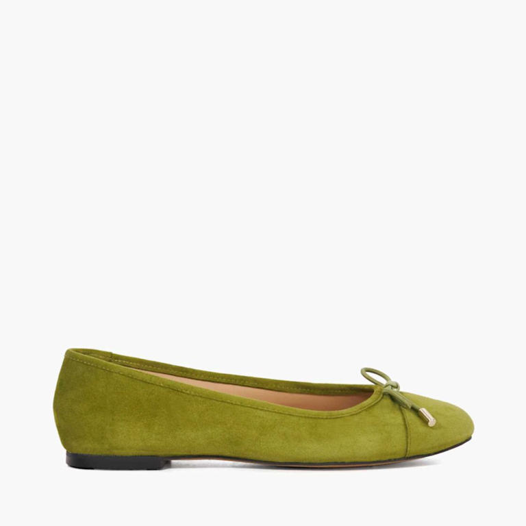Spring’s boldest colour is chartreuse. Dare to wear it? These chic ...