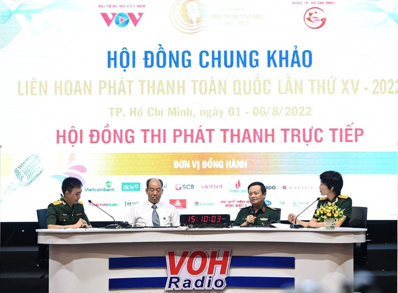 Phát thanh trực tiếp: Phép thử năng lực người làm báo nói trong thời đại số hóa