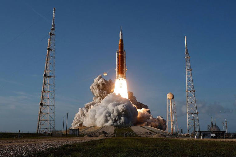 I'm guiding historic NASA mission - this is what the moments before ...