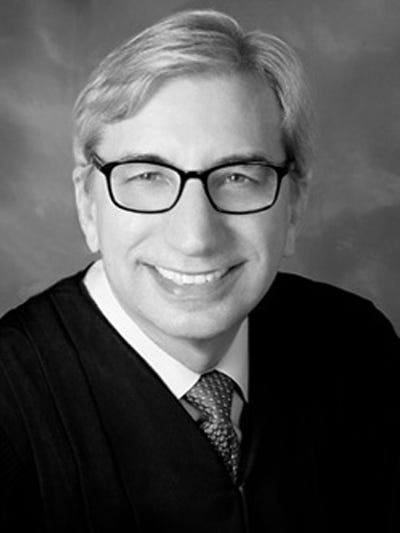 Judge Gilbert Smith earns distinguished leadership award