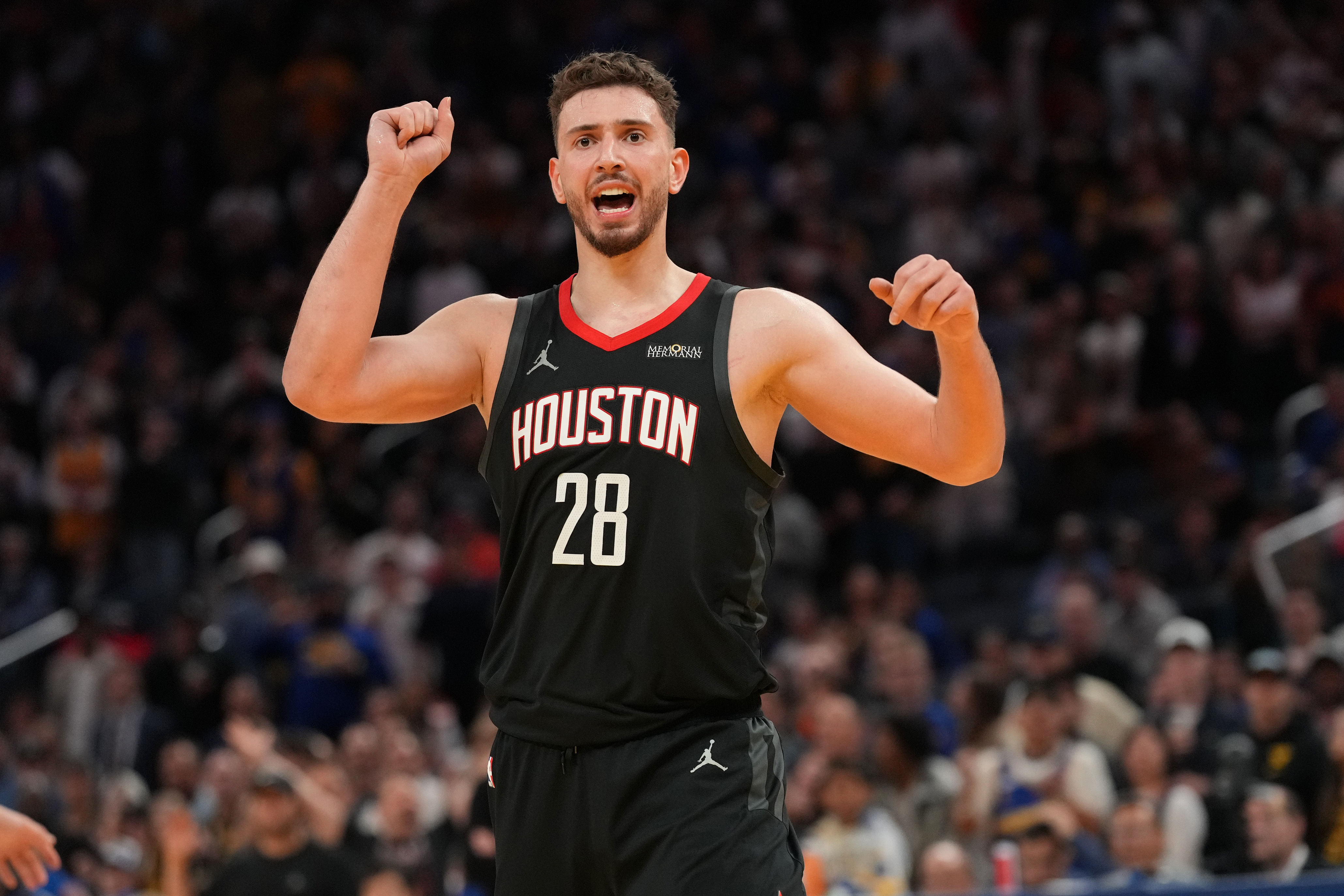 Rockets get out of the Bay Area with a win 117-116