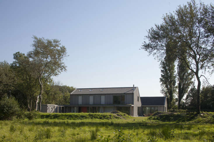 An agrarian-inspired holiday house on an agricultural Dutch island