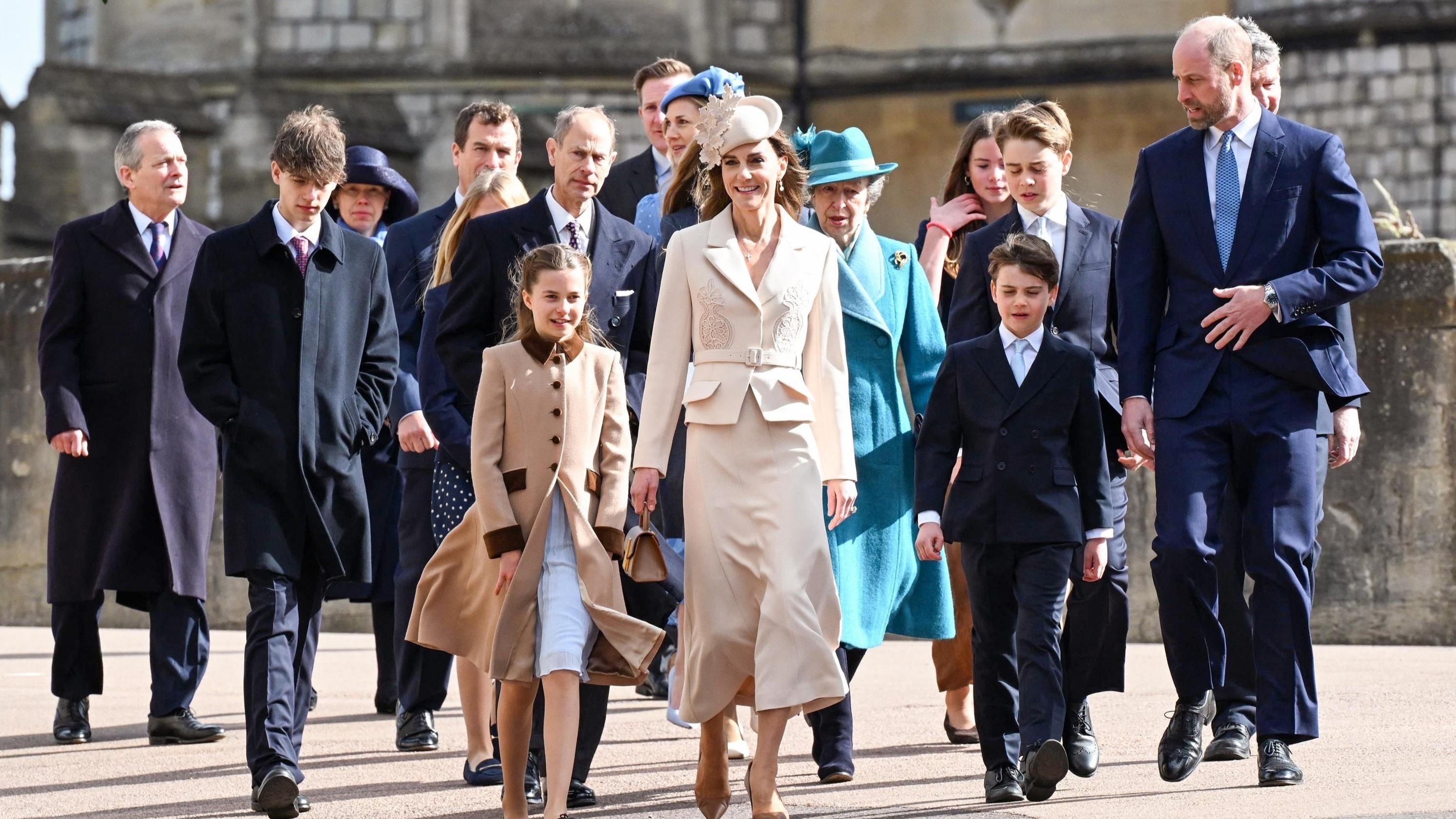 George, Charlotte et Louis, James Wessex, Savannah et Isla Phillips… La ...