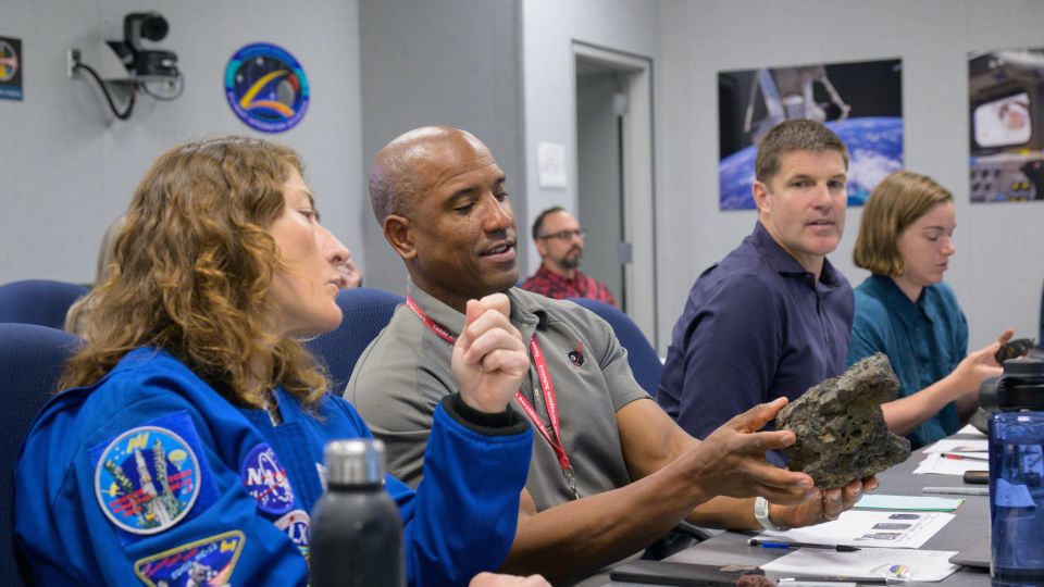 Artemis II astronauts will see parts of the moon no human has before ...