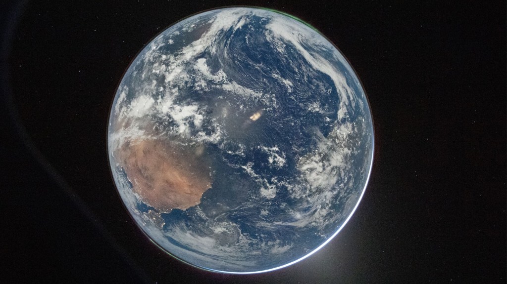 Stunning first glimpse of Earth sent by Artemis crew