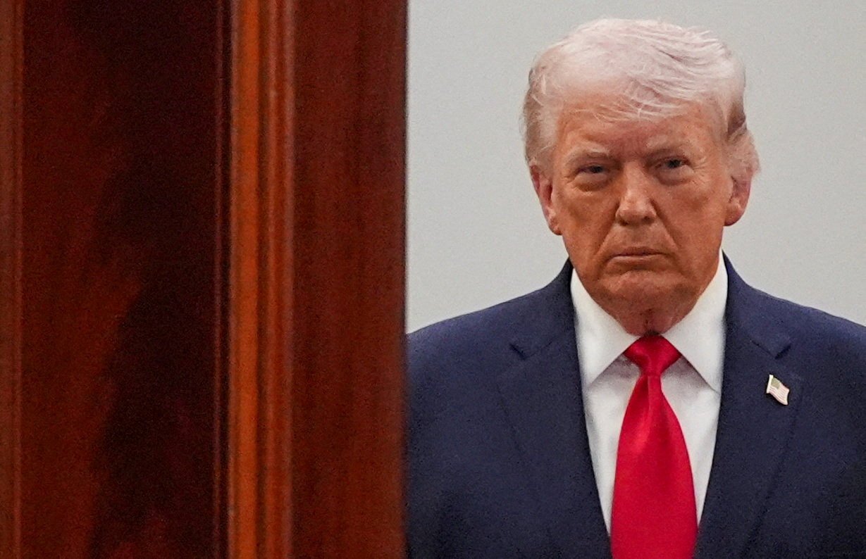 Bipartisan calls grow to invoke 25th Amendment against Trump