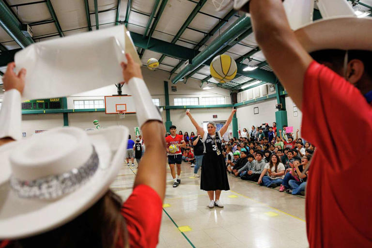 Behind the STAAR pep rallies, pressure mounts for San Antonio schools ...