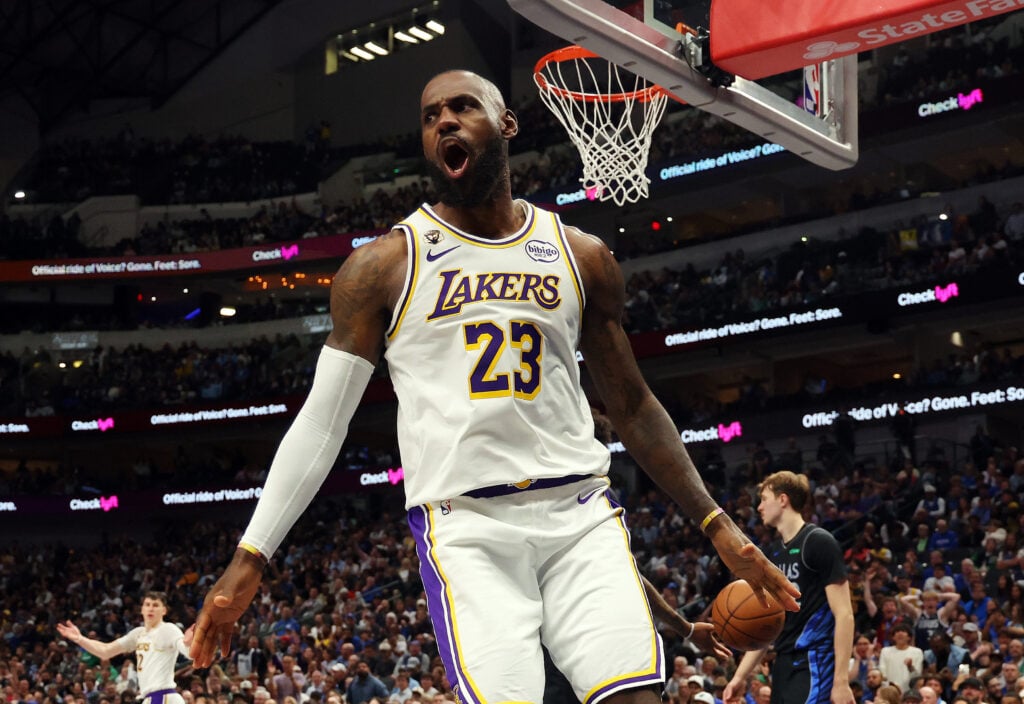 LeBron James rewrites his own record at 41 against Dallas, 7 years after first setting it