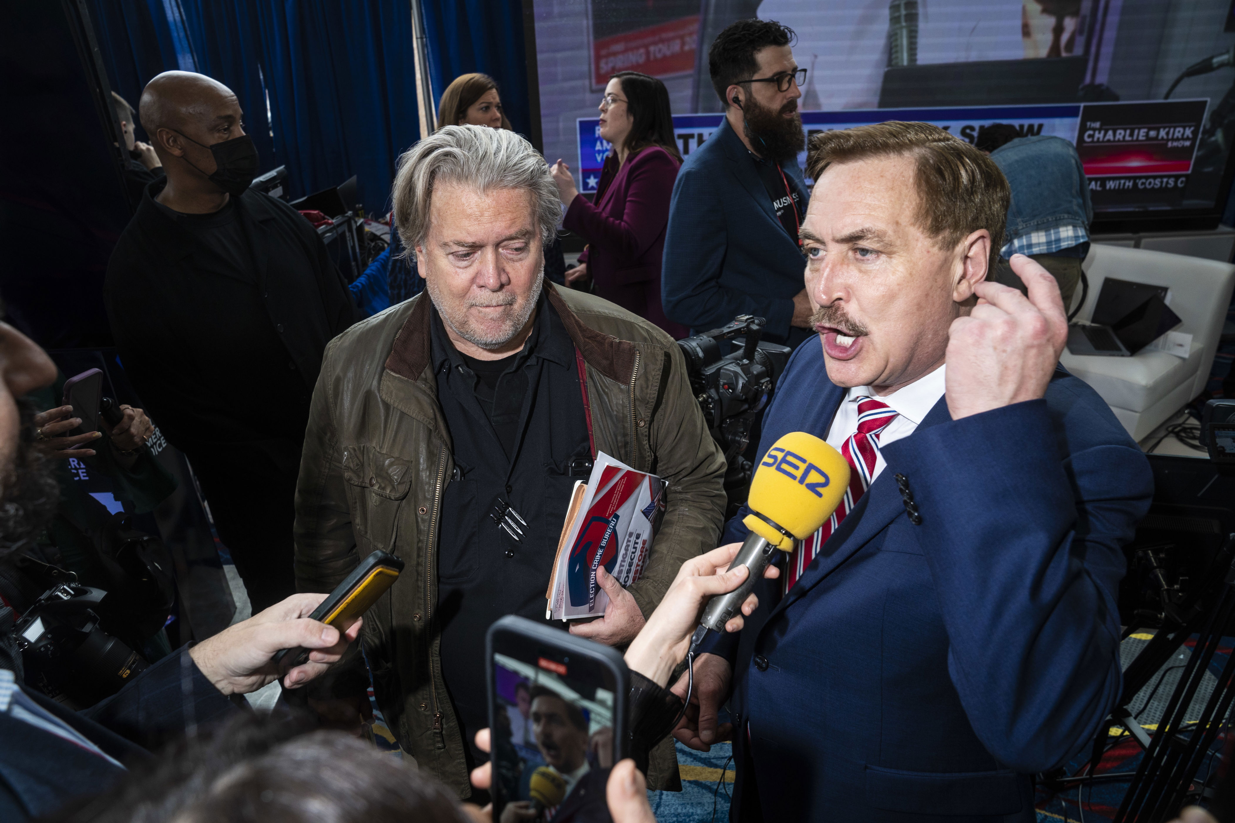 Supreme Court sides with Steve Bannon in bid to dismiss Jan. 6 conviction<br>