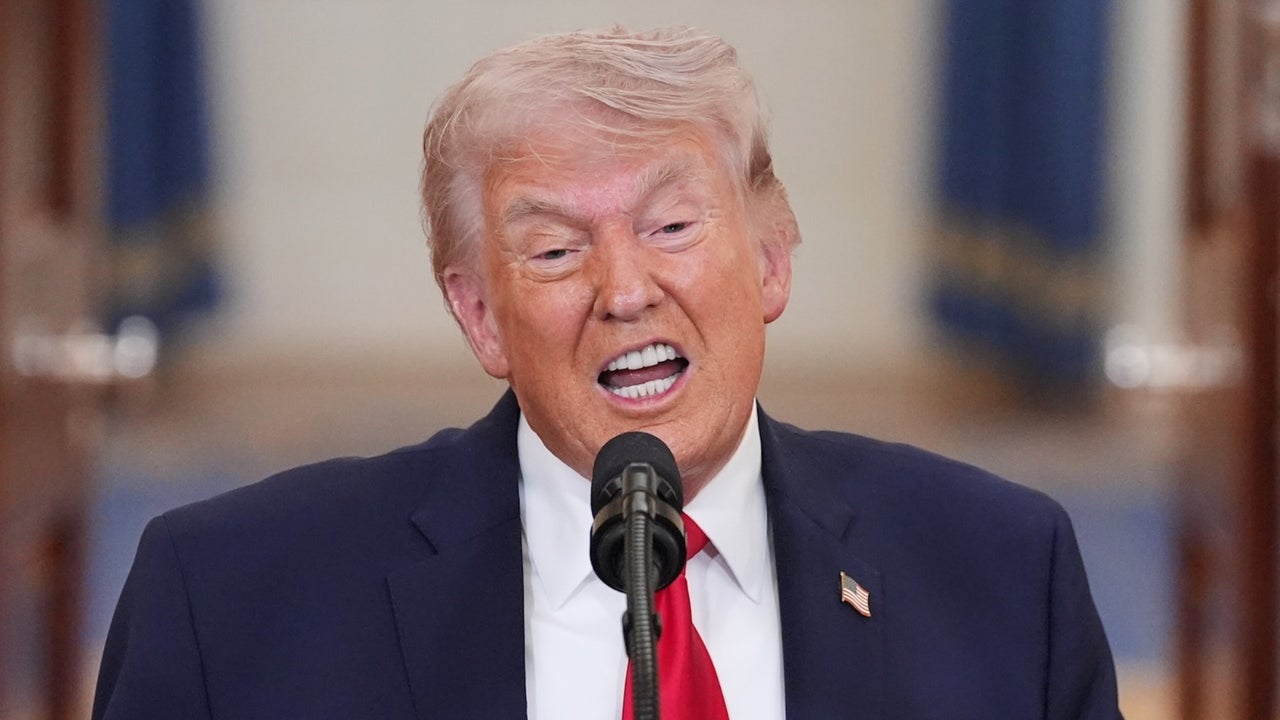 Trump makes explicit threat to Iran over Strait of Hormuz<br>